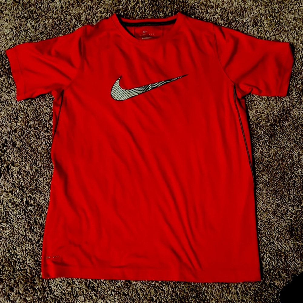 Boys Nike dri fit tee
